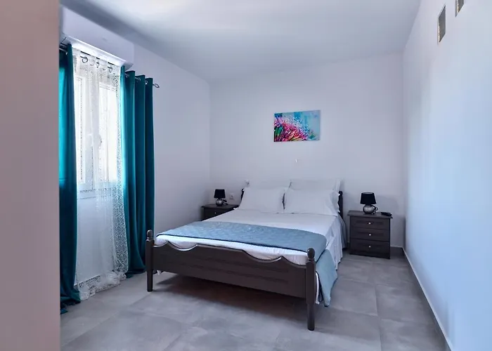 Ormos Naoussa's ناوسا