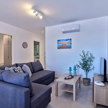 Ormos Naoussa's דירה *